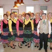 Groupe en costume